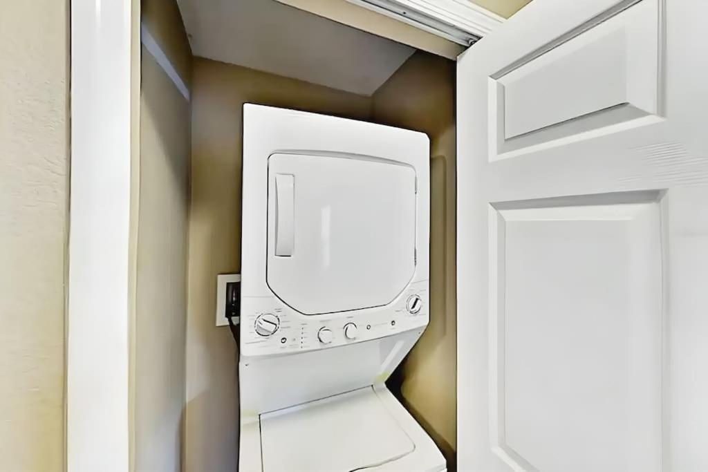 Entire Rental 3-Br Minutes From Disney X8 Hot Tub Apartment 2204 Orlando Exteriör bild
